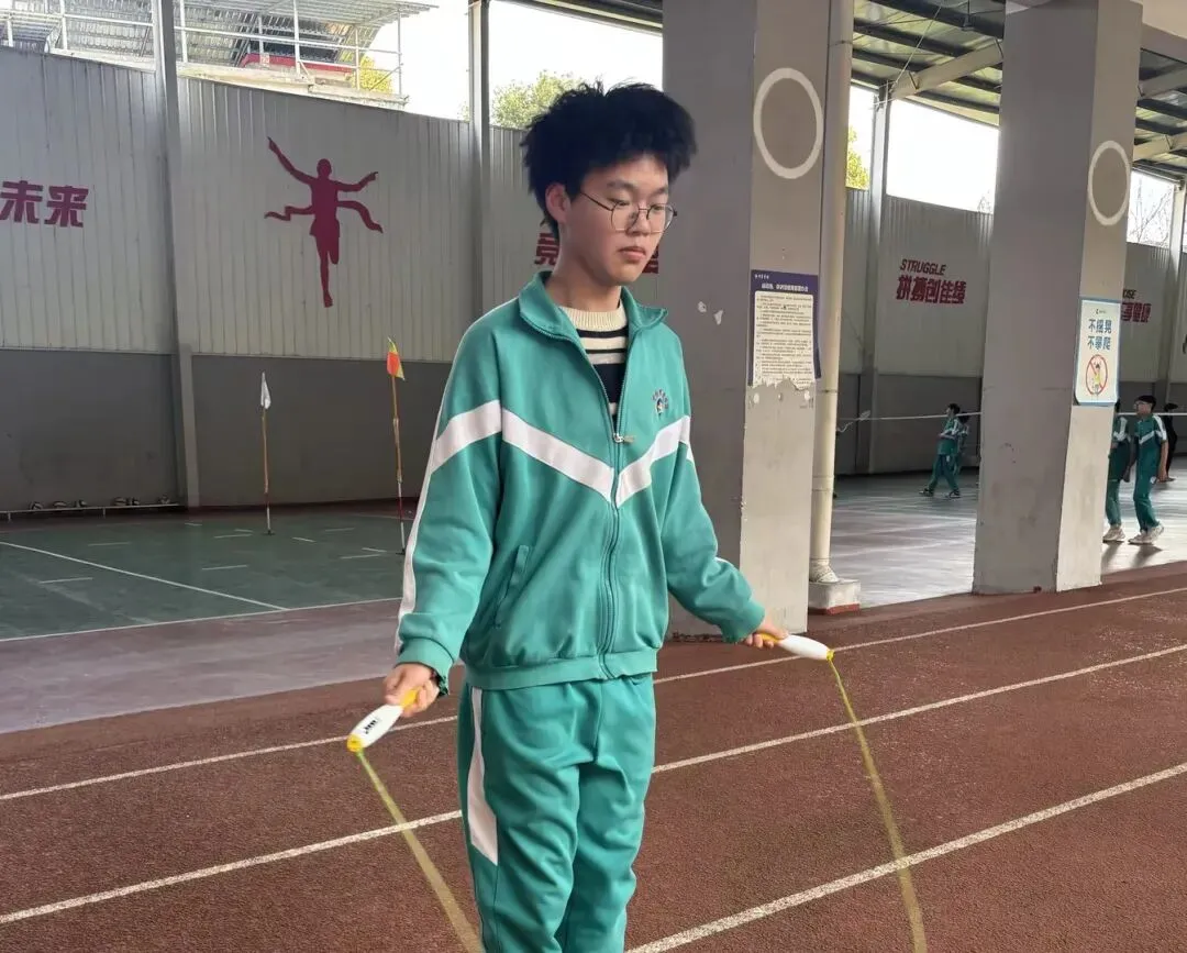 热血逐梦,“体”验青春!初三体育模拟测试圆满收官 第20张