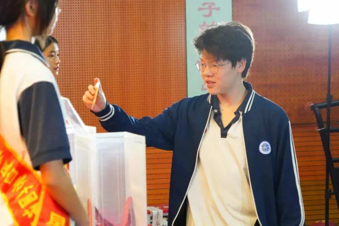 百日攻坚勇攀巅峰,青春逐梦决胜中考——白云外国语中学2026届初三百日誓师活动圆满举行 第21张