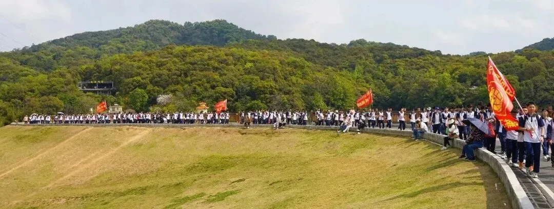 百日攻坚勇攀巅峰,青春逐梦决胜中考——白云外国语中学2026届初三百日誓师活动圆满举行 第60张