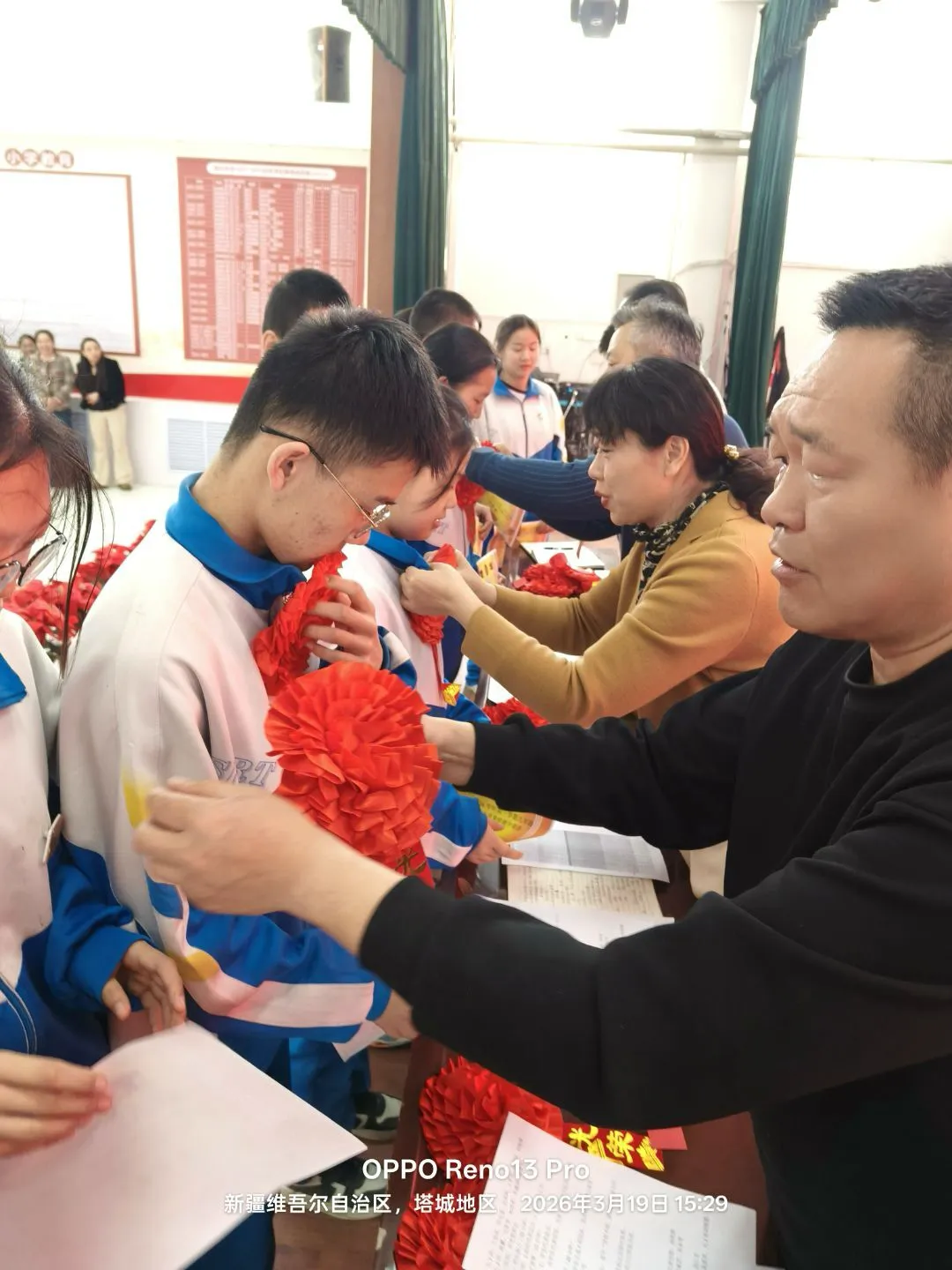 决战中考,梦想启航—— 一二一团第一中学2026年中考冲刺誓师暨学业监测表彰大会圆满举行 第3张