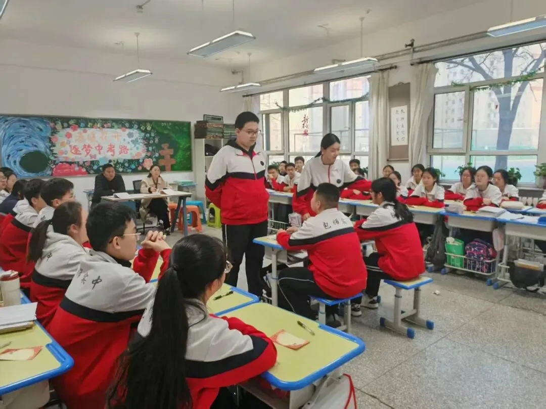 【感党恩、听党话、跟党走】温情护航亮剑中考,阳光成长圆梦六月——包头师范学院实验中学初三年级“青春·拼搏·未来”主题班会展示 第17张