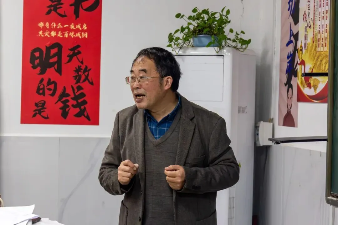 【精研模考,赋能备考】萍高高三模考讲评课护航学子冲刺高考 第11张 【精研模考,赋能备考】萍高高三模考讲评课护航学子冲刺高考 第11张