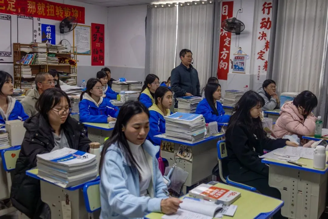 【精研模考,赋能备考】萍高高三模考讲评课护航学子冲刺高考 第14张 【精研模考,赋能备考】萍高高三模考讲评课护航学子冲刺高考 第14张