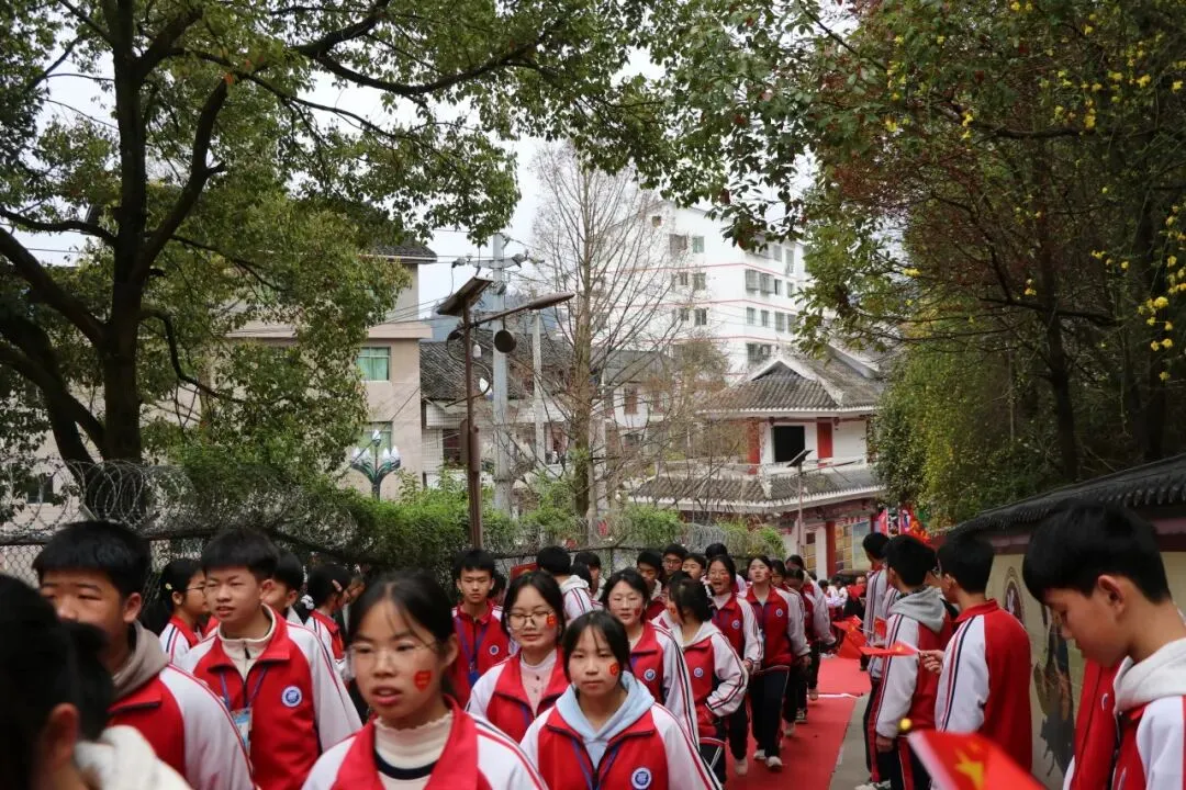 【百日砺剑赴山海 青春逐梦赢中考】台江县第二中学隆重举行2026届百日誓师大会暨家长会 第30张 【百日砺剑赴山海 青春逐梦赢中考】台江县第二中学隆重举行2026届百日誓师大会暨家长会 第30张