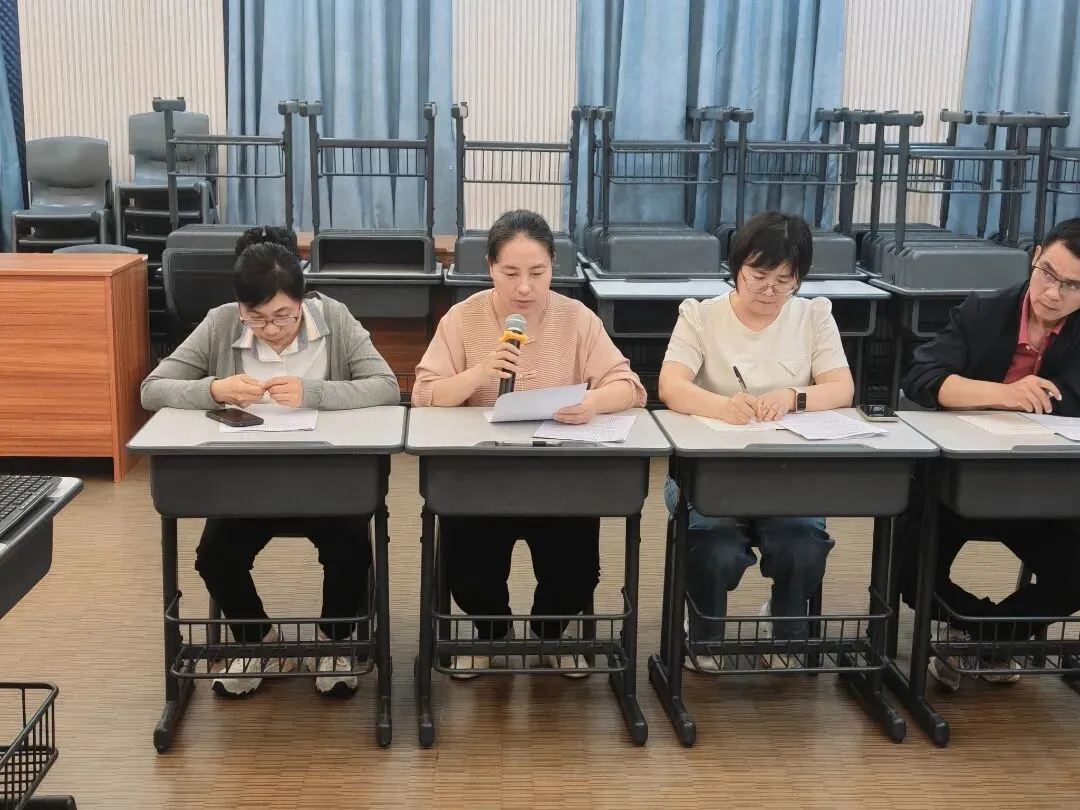 凝心聚力备中考 砥砺前行铸辉煌 —— 沙田腾辉学校召开九年级备考工作会议 第8张