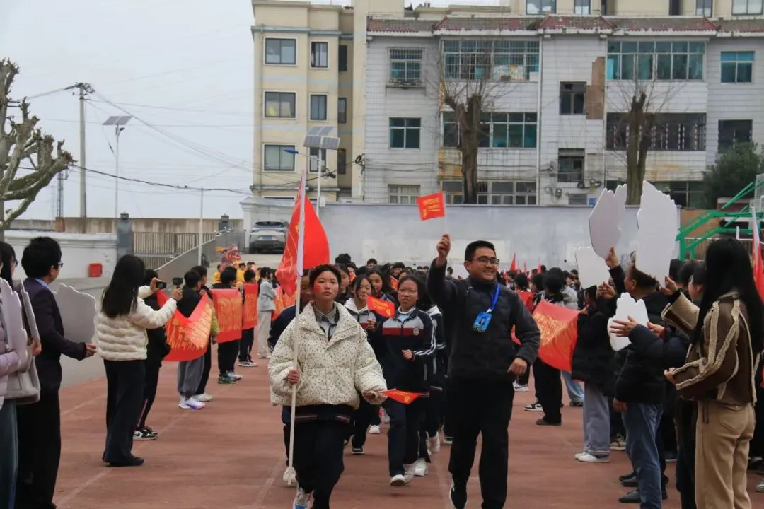 鏖战百日,策马扬鞭!卫城中学2026届中考百日誓师大会,燃动启航! 第29张 鏖战百日,策马扬鞭!卫城中学2026届中考百日誓师大会,燃动启航! 第29张