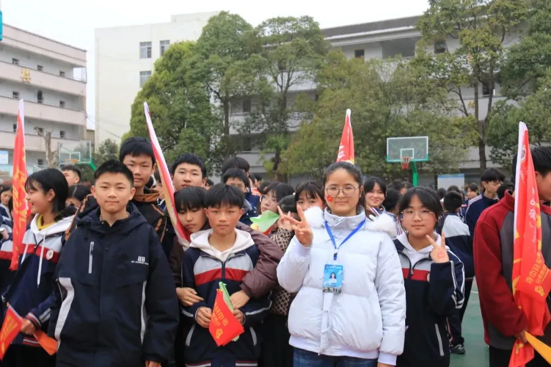 鏖战百日,策马扬鞭!卫城中学2026届中考百日誓师大会,燃动启航! 第55张 鏖战百日,策马扬鞭!卫城中学2026届中考百日誓师大会,燃动启航! 第55张