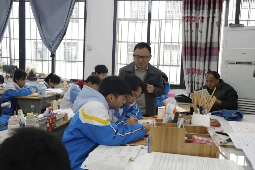 【聚焦州模・以研促教】聚焦州一模试卷 推进教研提质|黄平县旧州中学组织开展州一模讲评专项研讨活动 第8张