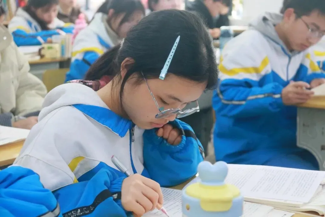 【聚焦州模・以研促教】聚焦州一模试卷 推进教研提质|黄平县旧州中学组织开展州一模讲评专项研讨活动 第46张