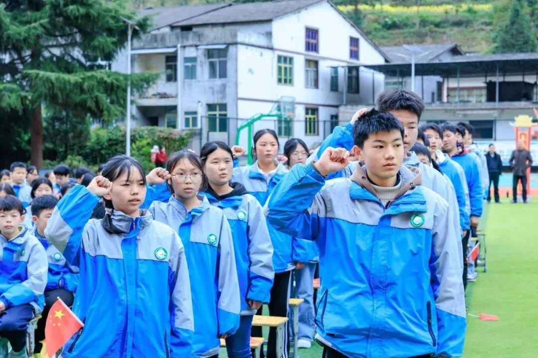 大磏中学举办中考百日誓师大会 第21张