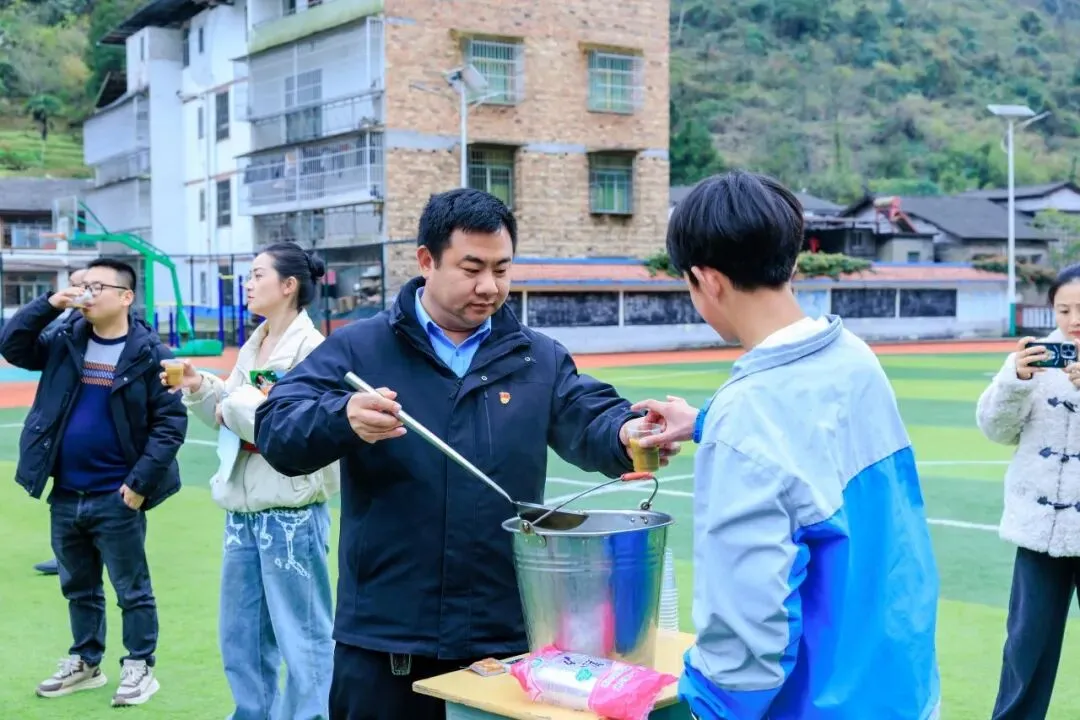 大磏中学举办中考百日誓师大会 第27张