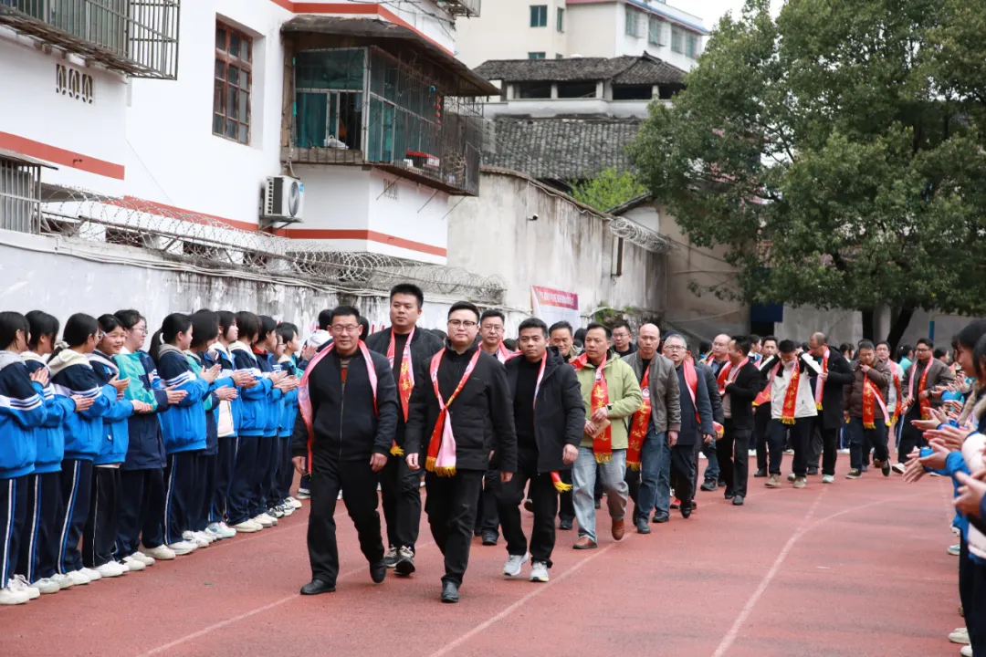 黎平县第八中学举行2026届中考百日誓师大会 第4张