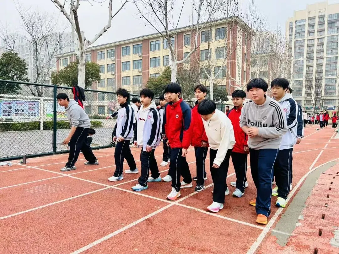 青春砺剑,备战中考——睢阳区宋城中学举行九年级体育模拟考试 第2张