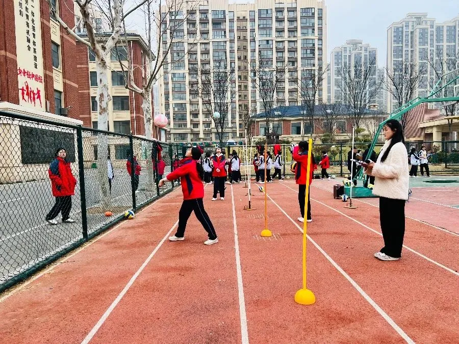 青春砺剑,备战中考——睢阳区宋城中学举行九年级体育模拟考试 第6张