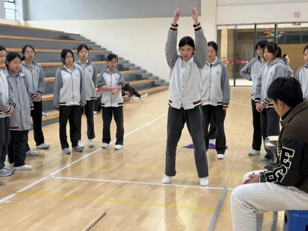 以测促练 备战中考——我校初三体育中考模拟测试圆满完成 第15张 以测促练 备战中考——我校初三体育中考模拟测试圆满完成 第15张