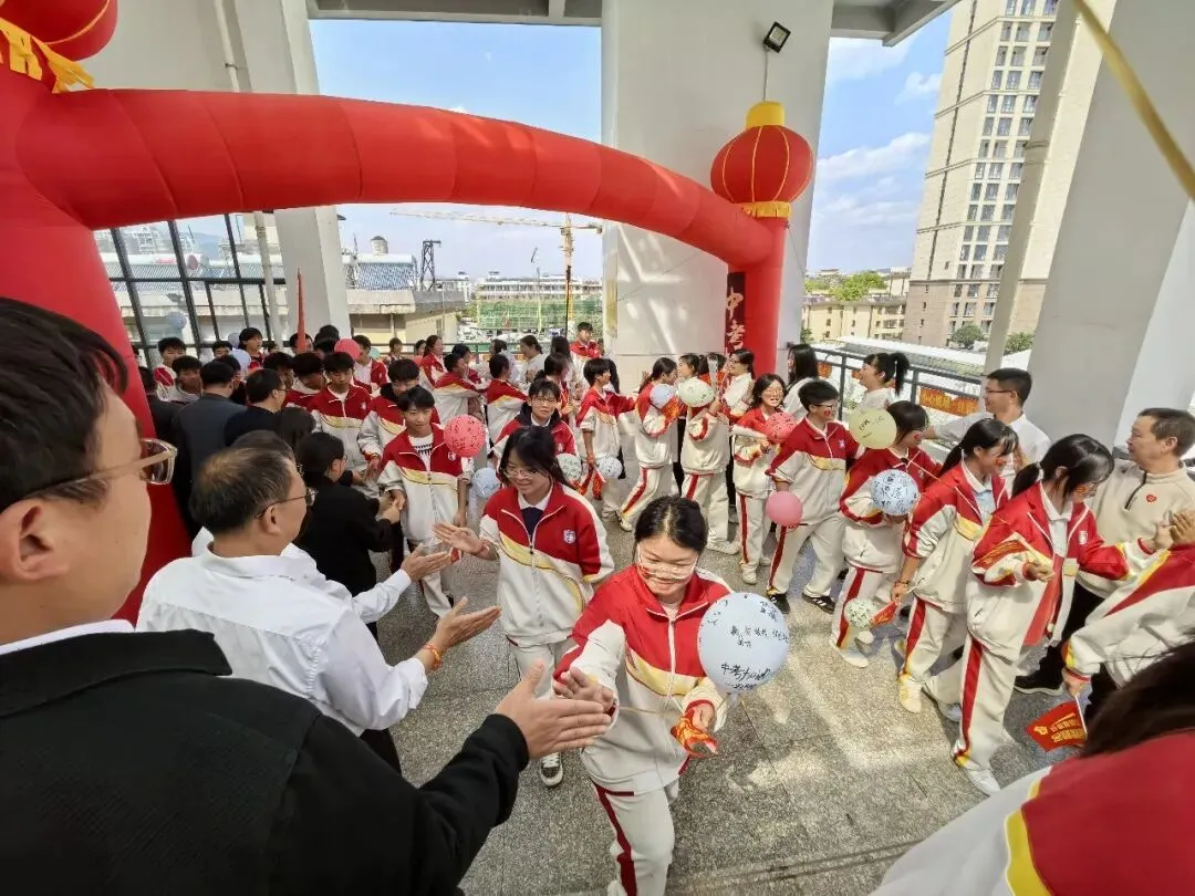 战鼓催征马蹄疾,决胜中考正当时——宜良县第二中学2026届中考誓师大会 第15张