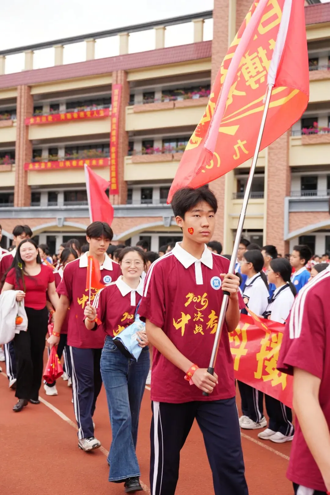 百日冲刺,圆梦中考 | 华胜实验学校2026届中考百日誓师大会圆满结束 第32张 百日冲刺,圆梦中考 | 华胜实验学校2026届中考百日誓师大会圆满结束 第32张