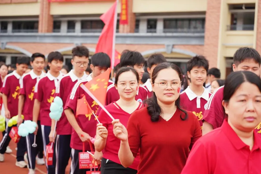 百日冲刺,圆梦中考 | 华胜实验学校2026届中考百日誓师大会圆满结束 第36张 百日冲刺,圆梦中考 | 华胜实验学校2026届中考百日誓师大会圆满结束 第36张