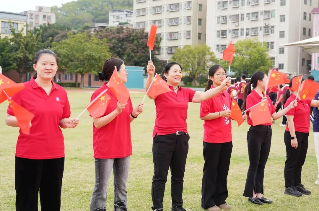 百日冲刺,圆梦中考 | 华胜实验学校2026届中考百日誓师大会圆满结束 第42张 百日冲刺,圆梦中考 | 华胜实验学校2026届中考百日誓师大会圆满结束 第42张
