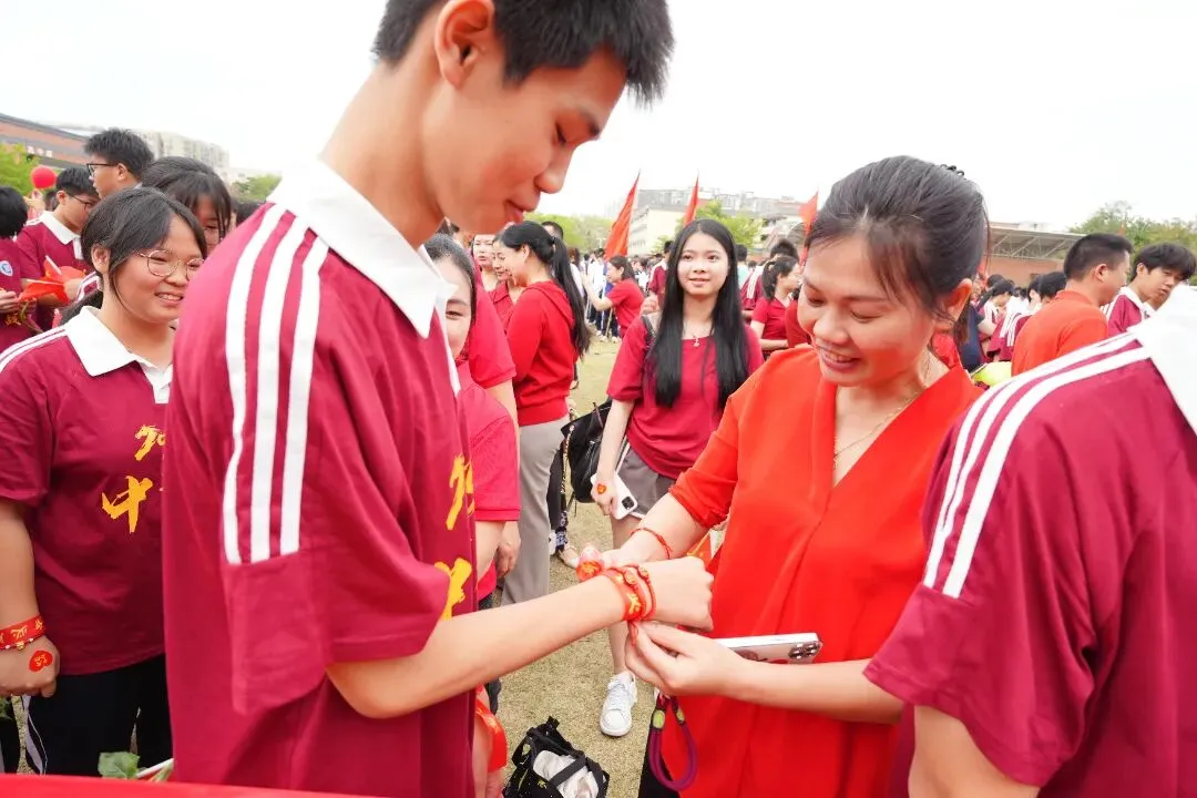 百日冲刺,圆梦中考 | 华胜实验学校2026届中考百日誓师大会圆满结束 第72张 百日冲刺,圆梦中考 | 华胜实验学校2026届中考百日誓师大会圆满结束 第72张