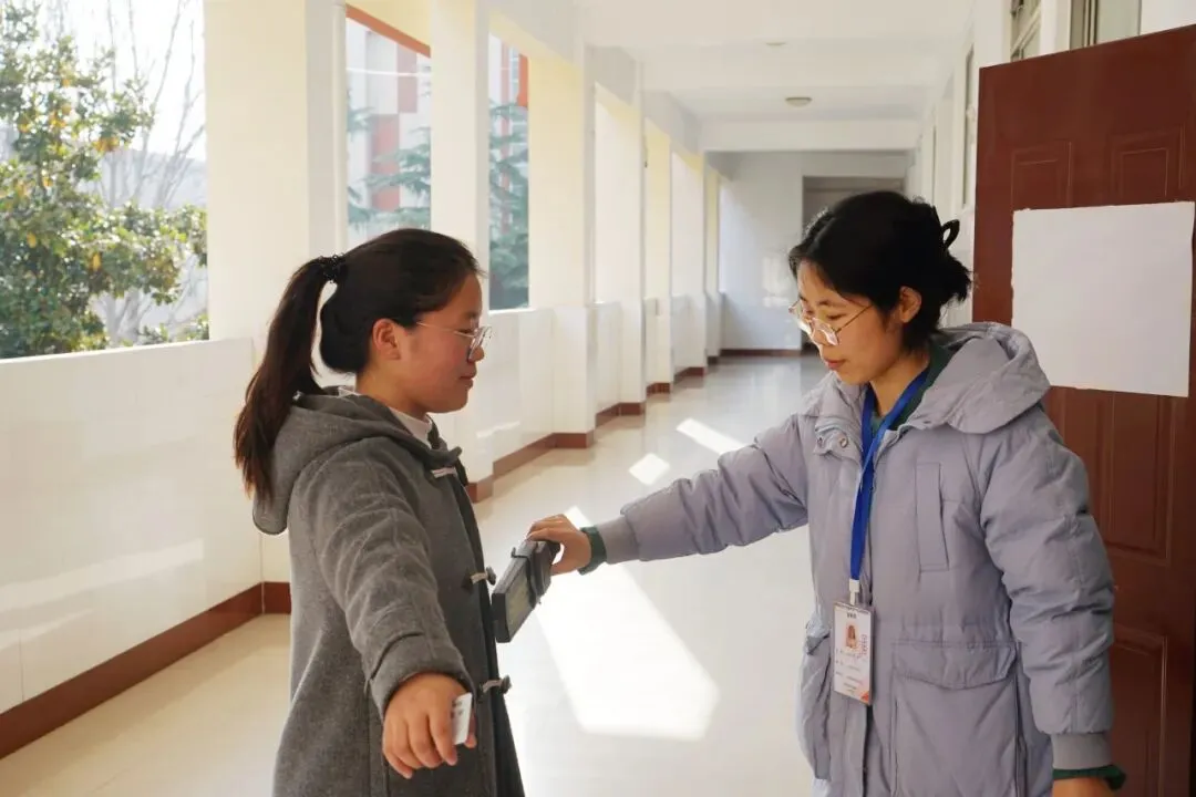 我校举行专升本考试考务培训暨无声入场模拟演练 第10张 我校举行专升本考试考务培训暨无声入场模拟演练 第10张