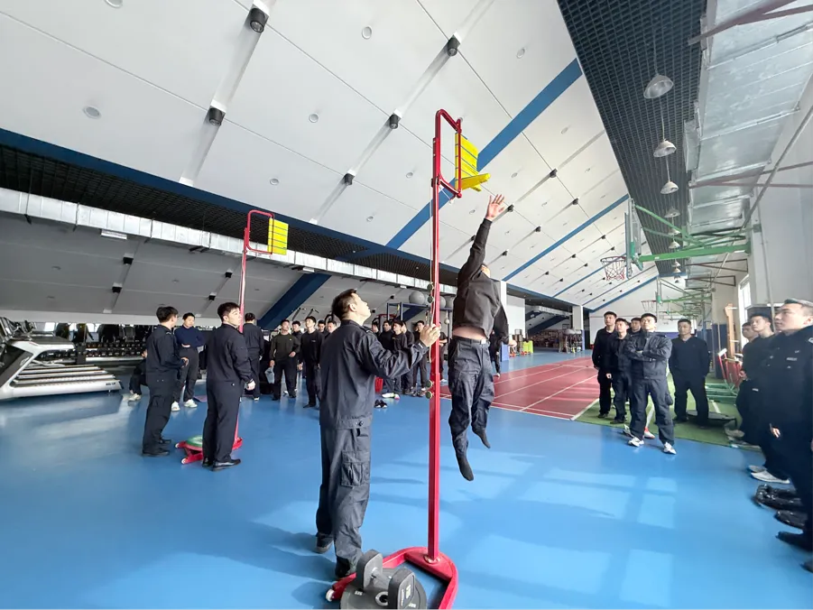 研究生院举办公安联考体测、面试模考活动 第1张