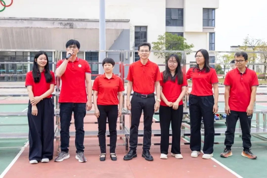 百日逐梦 决胜中考——博罗县龙溪第二中学隆重举行2026届中考冲刺动员大会 第17张 百日逐梦 决胜中考——博罗县龙溪第二中学隆重举行2026届中考冲刺动员大会 第17张