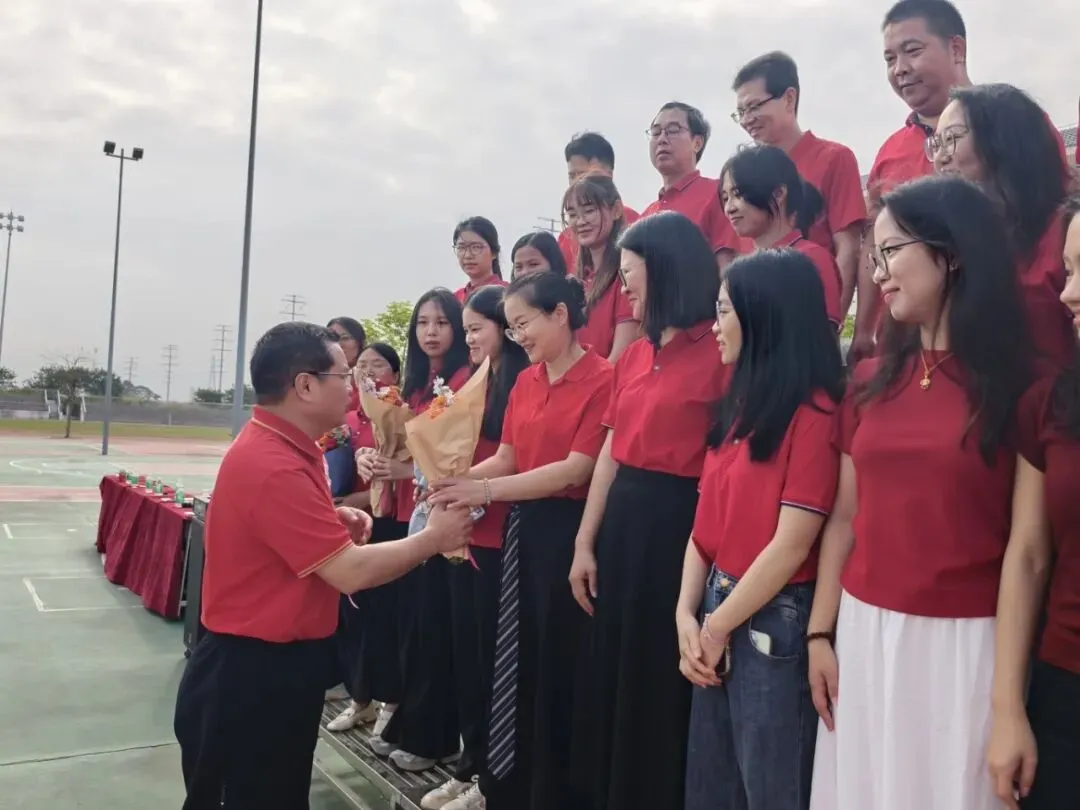 百日逐梦 决胜中考——博罗县龙溪第二中学隆重举行2026届中考冲刺动员大会 第27张 百日逐梦 决胜中考——博罗县龙溪第二中学隆重举行2026届中考冲刺动员大会 第27张