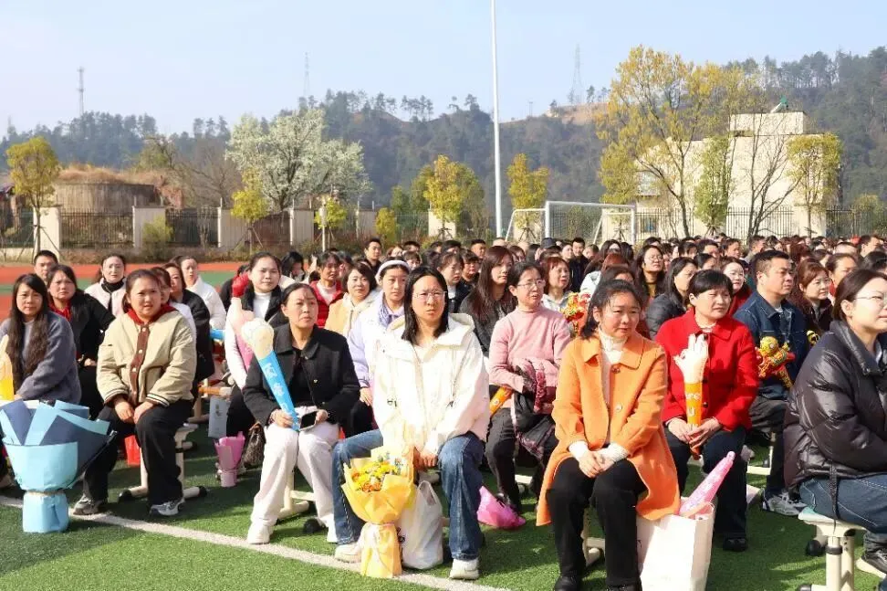 看,春分里的这片红!——国瑞中学中考励志大会圆满举行 第16张