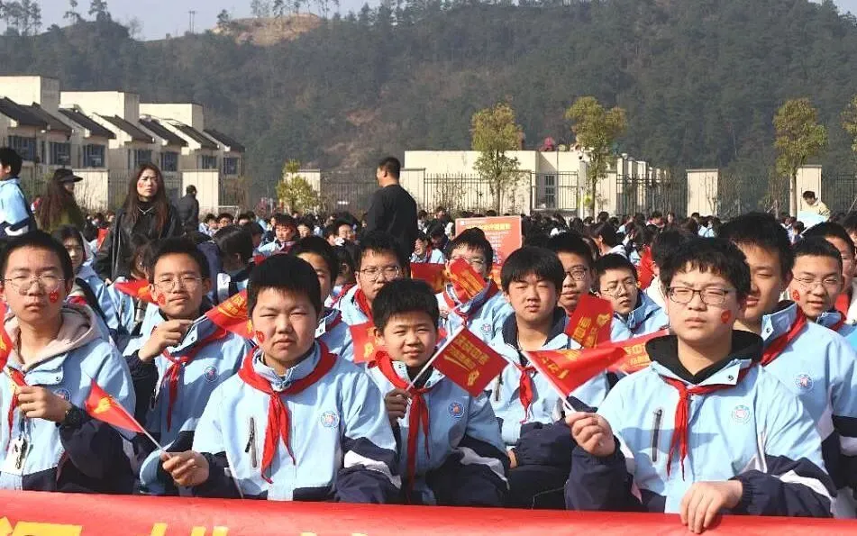 看,春分里的这片红!——国瑞中学中考励志大会圆满举行 第27张