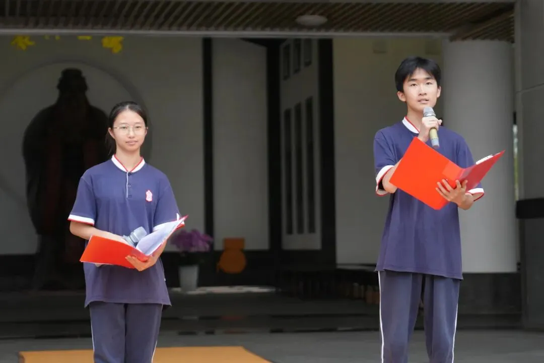 百日冲刺,梦想启航|我校2026届中考百日誓师大会圆满举行,少年亮剑逐梦前行! 第9张 百日冲刺,梦想启航|我校2026届中考百日誓师大会圆满举行,少年亮剑逐梦前行! 第9张