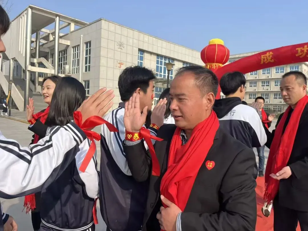 冲刺中考 再创辉煌 ——肥乡区第五中学举行2026届中考冲刺动员大会 第29张