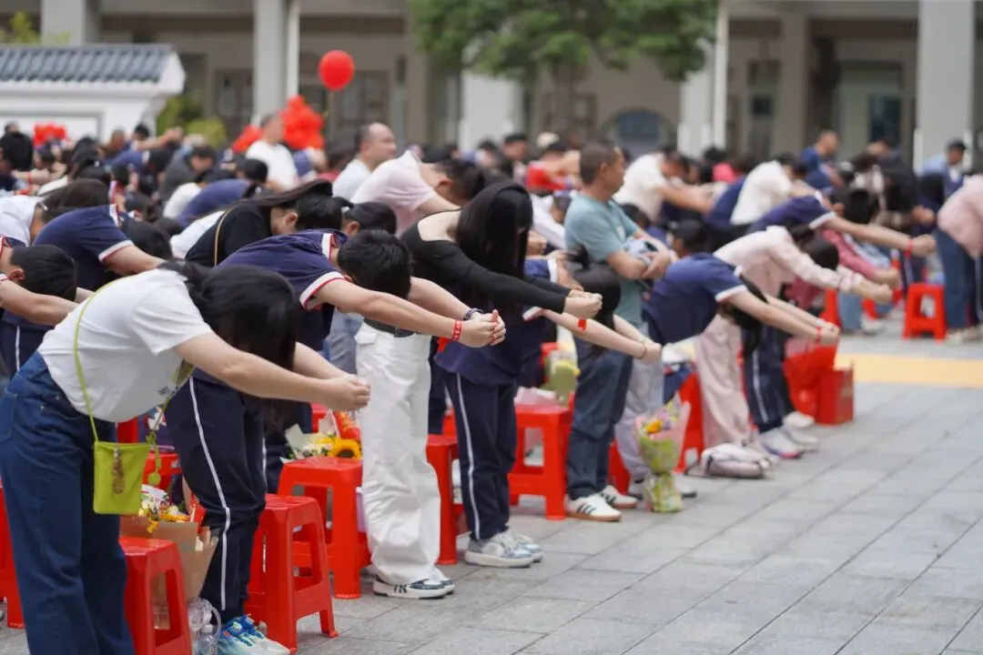 百日冲刺,梦想启航|我校2026届中考百日誓师大会圆满举行,少年亮剑逐梦前行! 第35张 百日冲刺,梦想启航|我校2026届中考百日誓师大会圆满举行,少年亮剑逐梦前行! 第35张