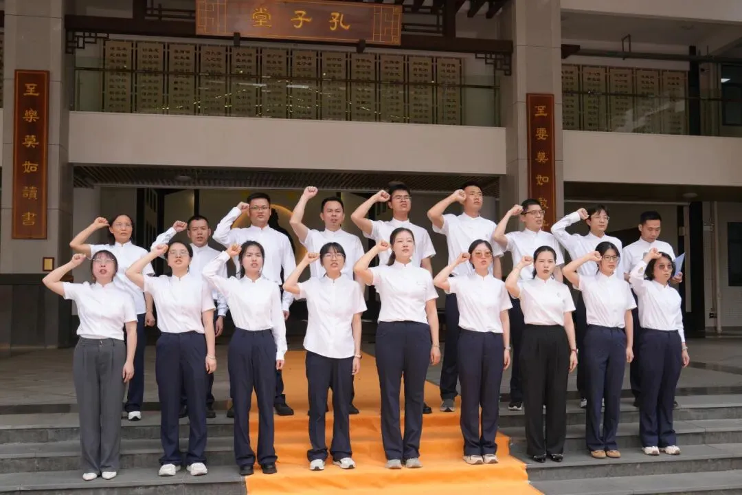 百日冲刺,梦想启航|我校2026届中考百日誓师大会圆满举行,少年亮剑逐梦前行! 第41张 百日冲刺,梦想启航|我校2026届中考百日誓师大会圆满举行,少年亮剑逐梦前行! 第41张