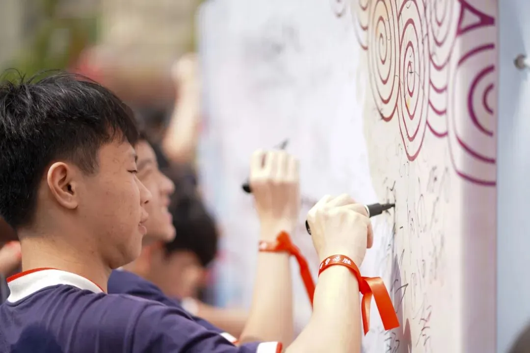 百日冲刺,梦想启航|我校2026届中考百日誓师大会圆满举行,少年亮剑逐梦前行! 第51张 百日冲刺,梦想启航|我校2026届中考百日誓师大会圆满举行,少年亮剑逐梦前行! 第51张