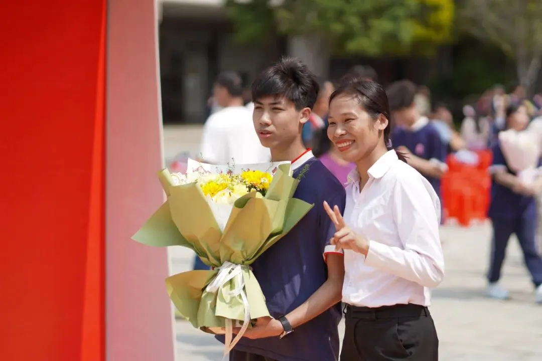 百日冲刺,梦想启航|我校2026届中考百日誓师大会圆满举行,少年亮剑逐梦前行! 第65张 百日冲刺,梦想启航|我校2026届中考百日誓师大会圆满举行,少年亮剑逐梦前行! 第65张