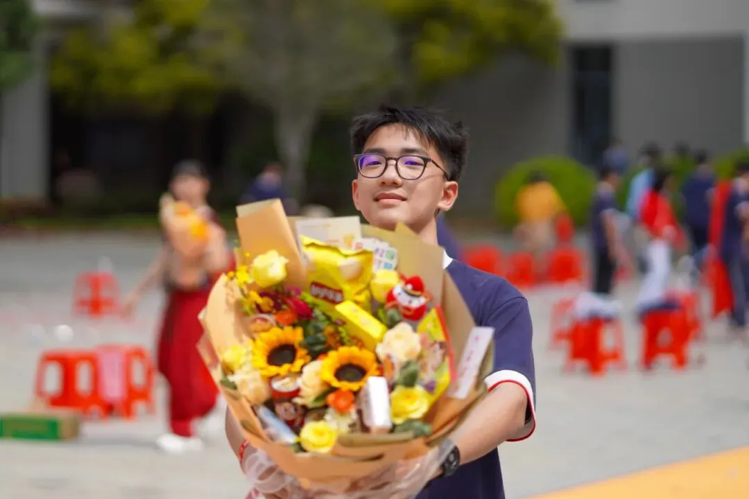 百日冲刺,梦想启航|我校2026届中考百日誓师大会圆满举行,少年亮剑逐梦前行! 第68张 百日冲刺,梦想启航|我校2026届中考百日誓师大会圆满举行,少年亮剑逐梦前行! 第68张