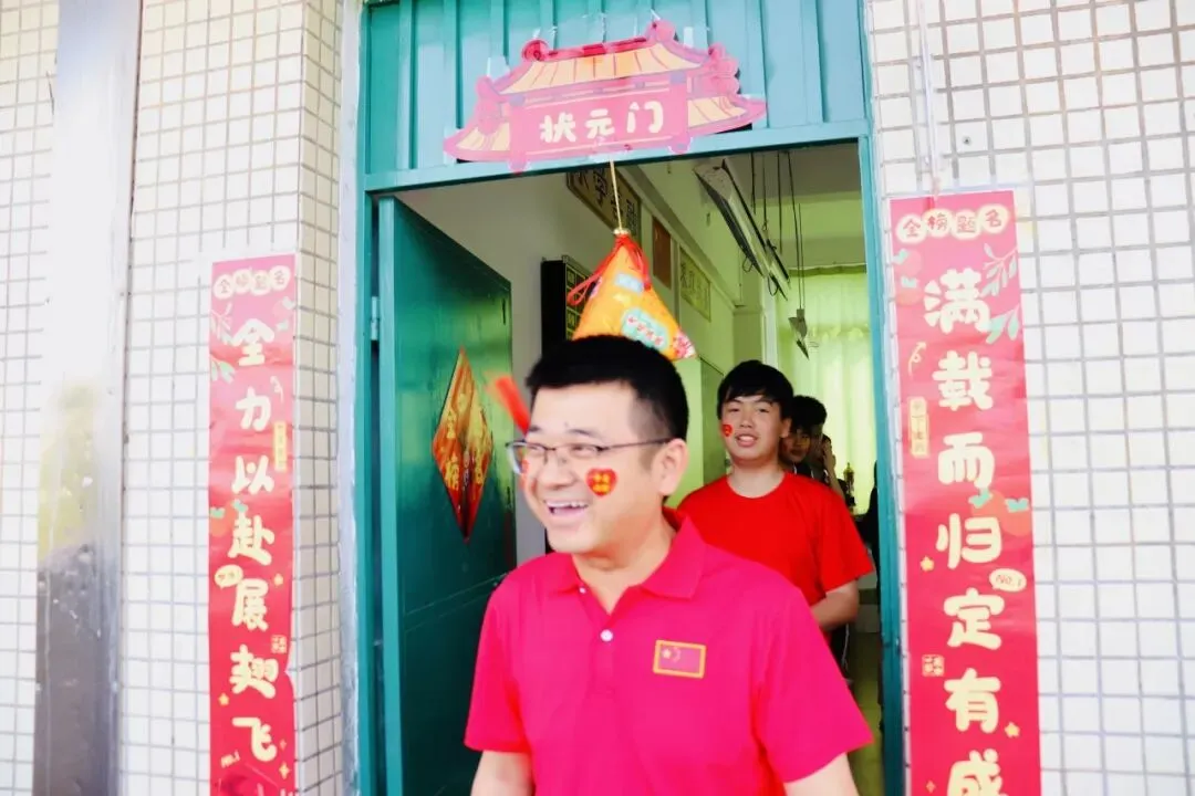 【中考百日誓师】策马扬鞭战百日 砥砺前行创佳绩——新君豪中英文学校2026届百日誓师大会 第27张