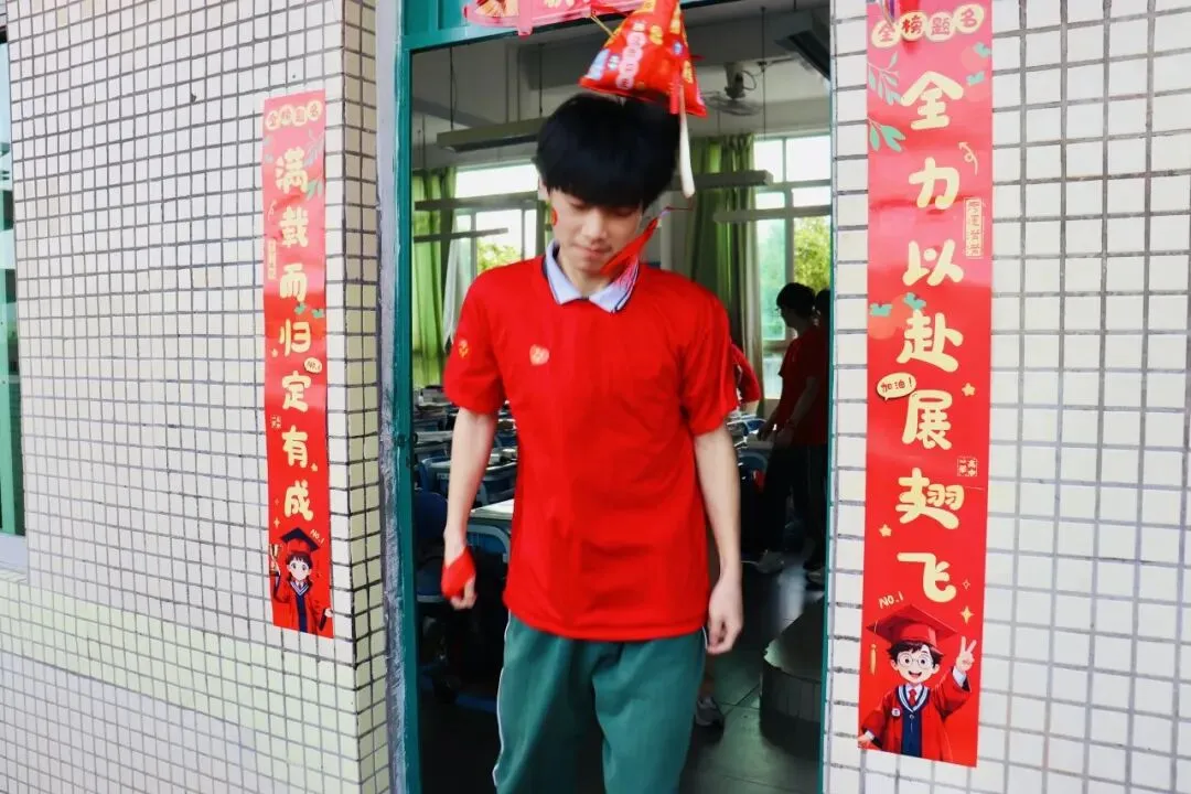 【中考百日誓师】策马扬鞭战百日 砥砺前行创佳绩——新君豪中英文学校2026届百日誓师大会 第29张