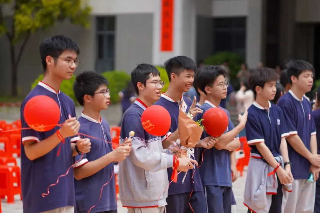 百日冲刺,梦想启航|我校2026届中考百日誓师大会圆满举行,少年亮剑逐梦前行! 第74张 百日冲刺,梦想启航|我校2026届中考百日誓师大会圆满举行,少年亮剑逐梦前行! 第74张