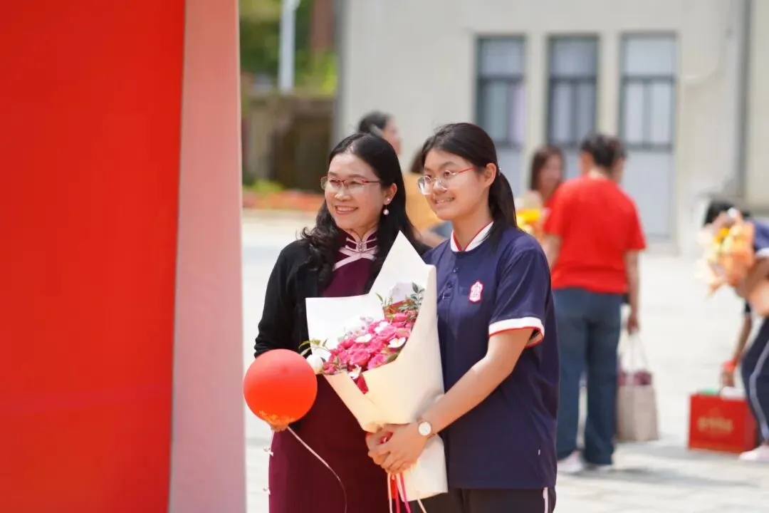 百日冲刺,梦想启航|我校2026届中考百日誓师大会圆满举行,少年亮剑逐梦前行! 第75张 百日冲刺,梦想启航|我校2026届中考百日誓师大会圆满举行,少年亮剑逐梦前行! 第75张