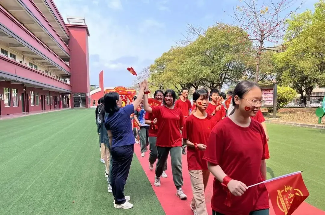 【中考百日誓师】策马扬鞭战百日 砥砺前行创佳绩——新君豪中英文学校2026届百日誓师大会 第42张