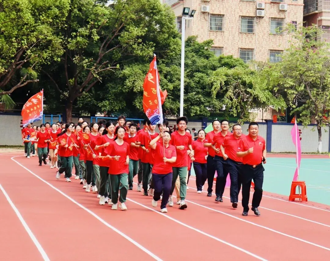 【中考百日誓师】策马扬鞭战百日 砥砺前行创佳绩——新君豪中英文学校2026届百日誓师大会 第85张