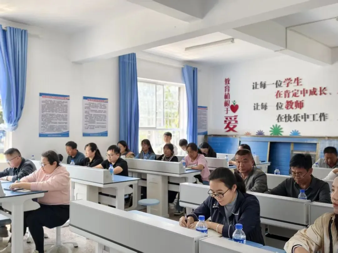 联考析学情,聚力备中考——思茅四中、六顺中学、龙潭中学开展结对帮扶暨备考研讨活动 第12张