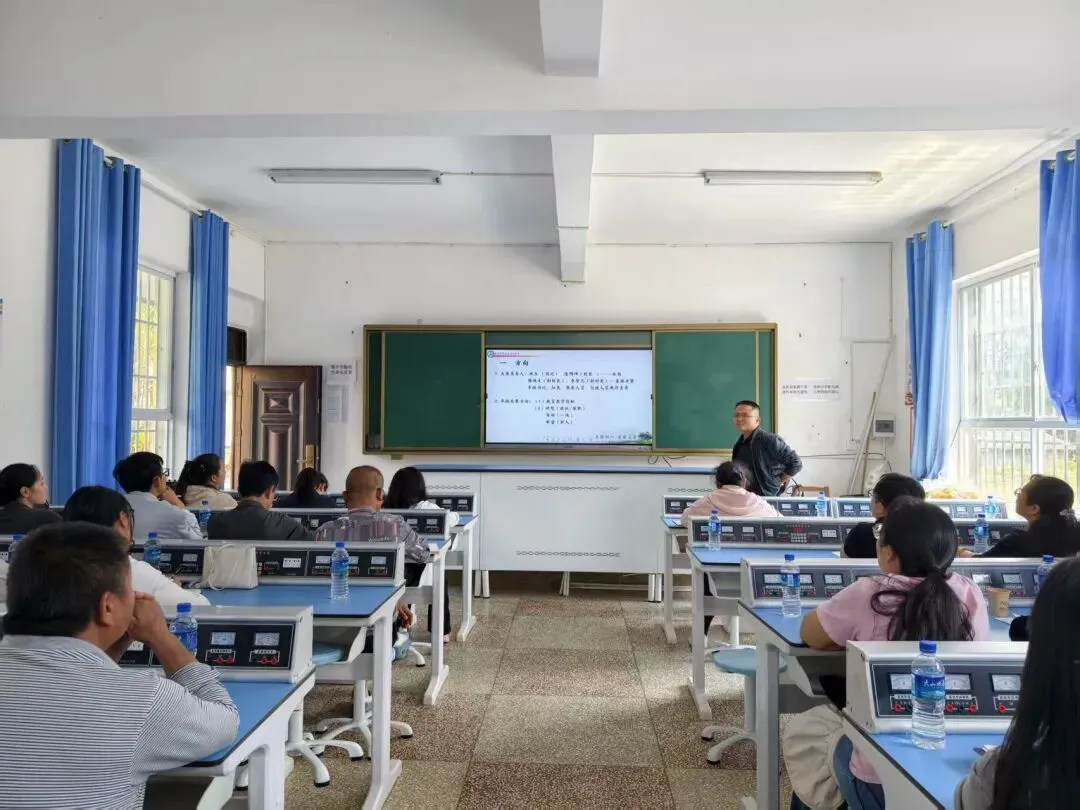 联考析学情,聚力备中考——思茅四中、六顺中学、龙潭中学开展结对帮扶暨备考研讨活动 第14张