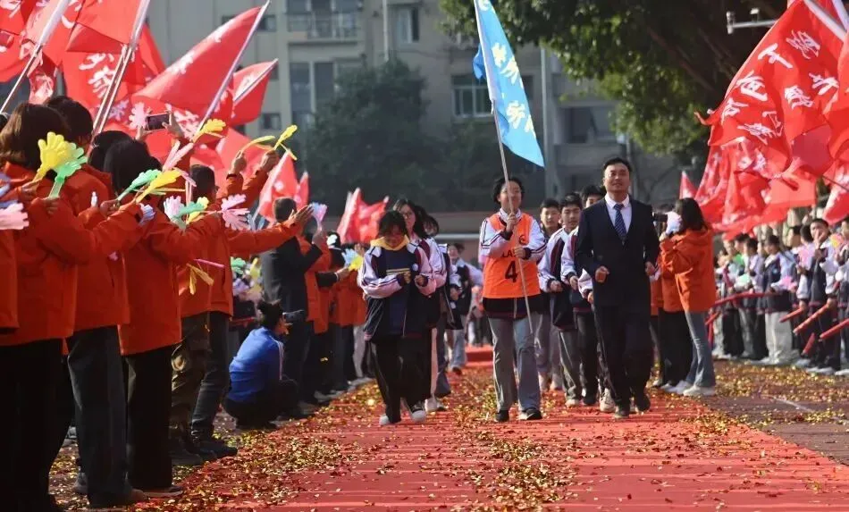 以青春之名,赴中考之约——育才中学举行2026年中考励志主题活动 第43张