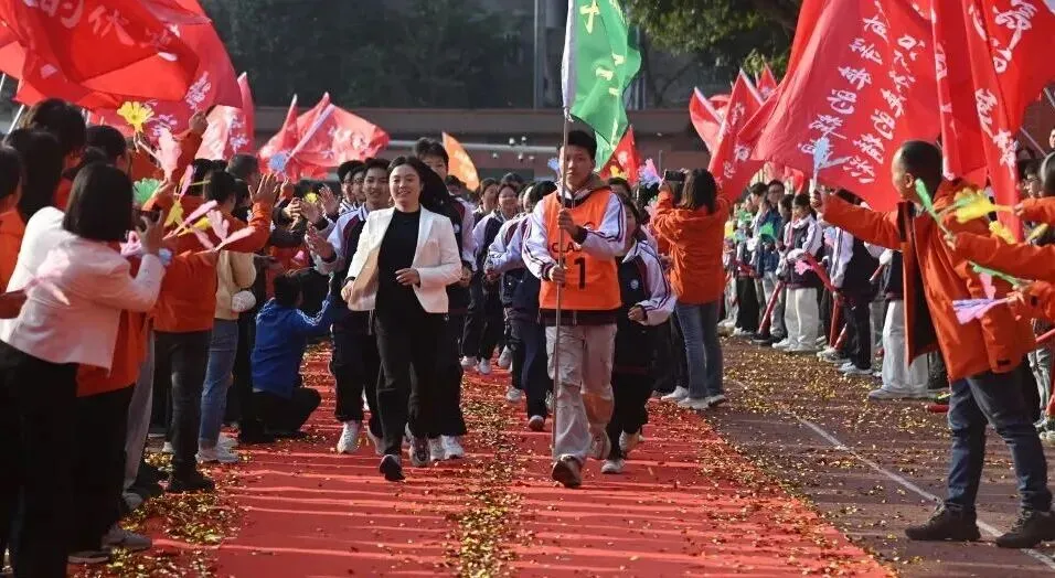 以青春之名,赴中考之约——育才中学举行2026年中考励志主题活动 第50张