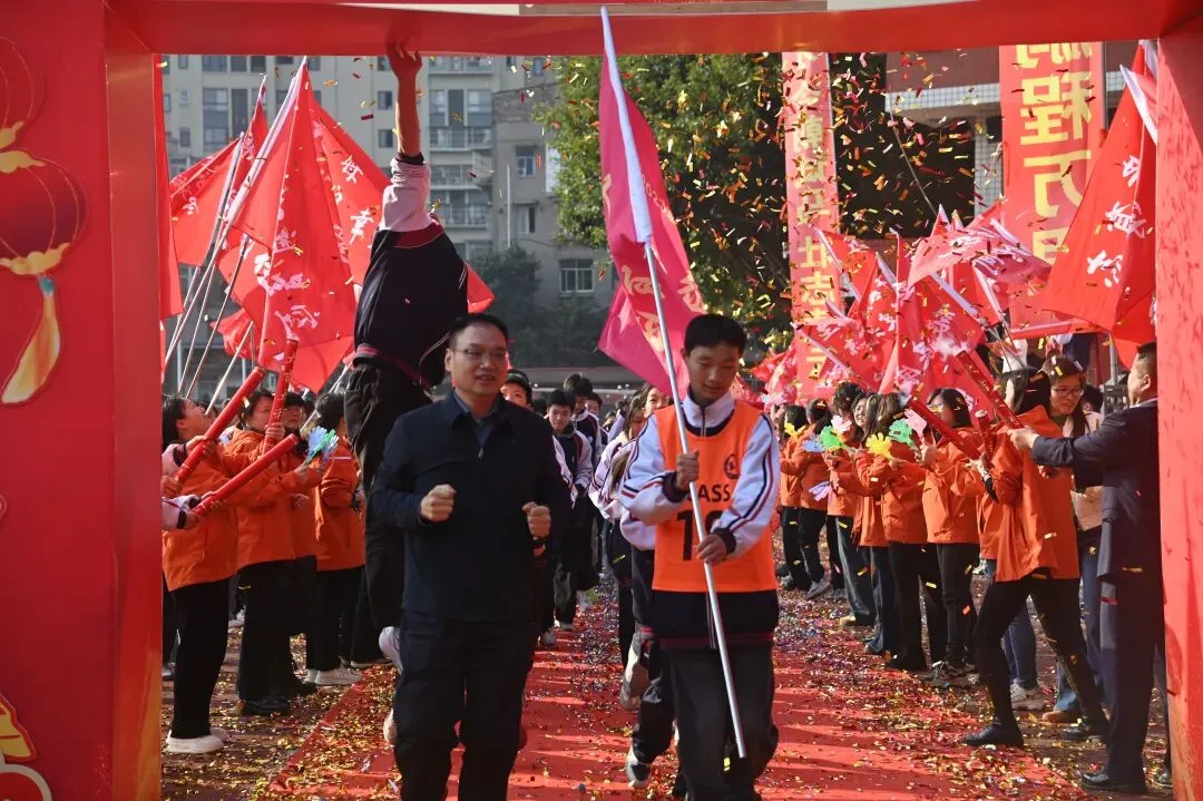 以青春之名,赴中考之约——育才中学举行2026年中考励志主题活动 第57张