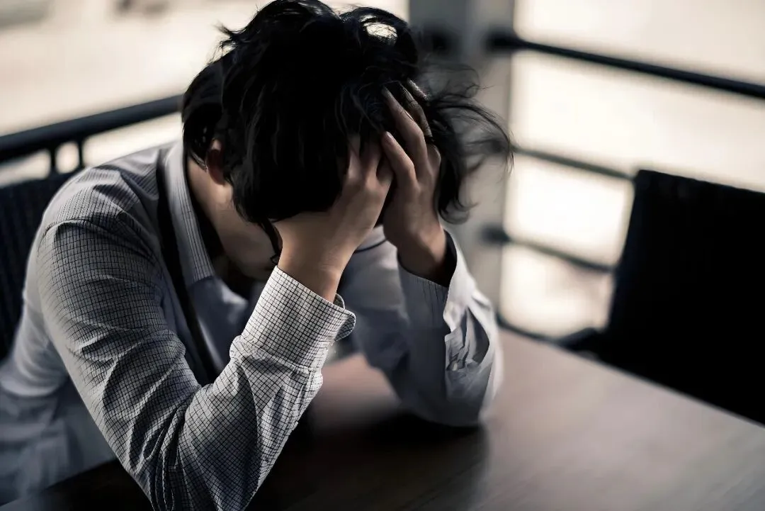 深夜回家,看到儿子65分的试卷:很多中年人,真的是连崩溃的资格都没有? 第1张