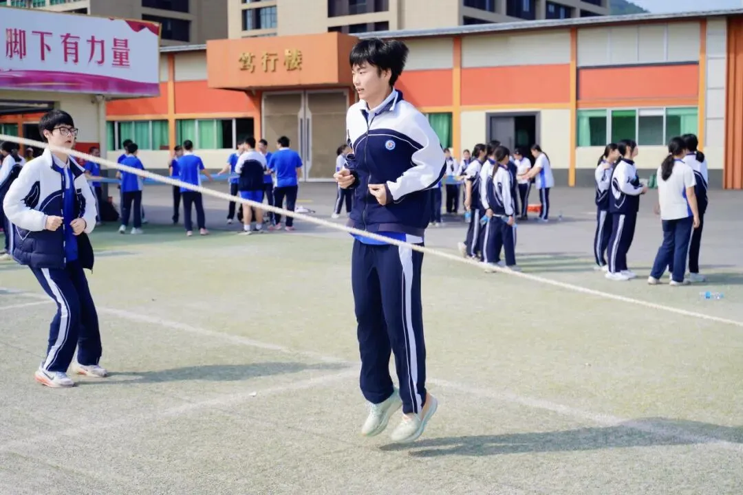 冲刺中考|策马扬鞭赴山海,同心聚力向荣光 第58张 冲刺中考|策马扬鞭赴山海,同心聚力向荣光 第58张